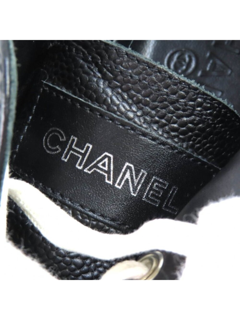 Chanel Caviar Leather CC Logo Quilted Low Cut Sneakers Black White - Picture 10 of 12